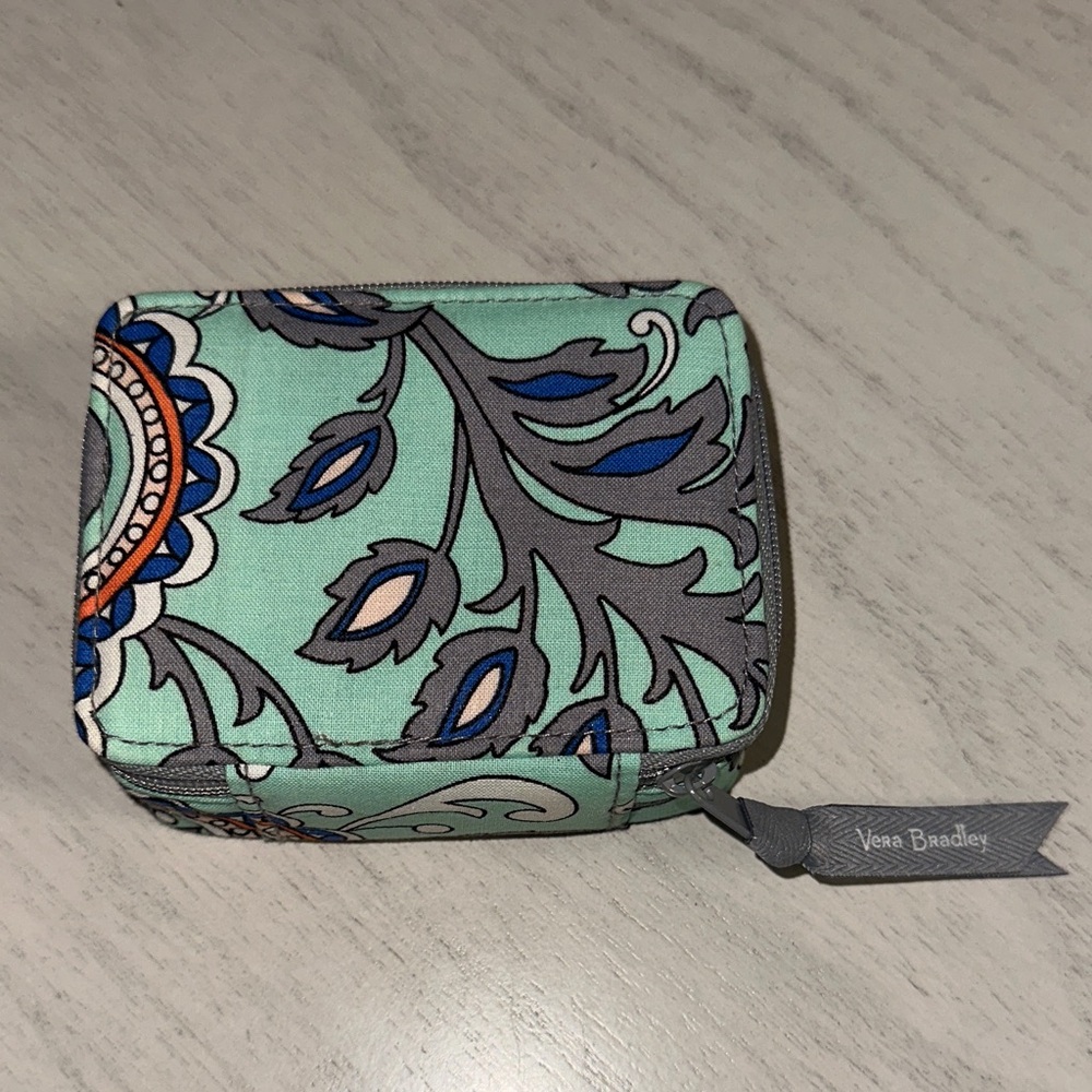 VERA BRADLEY TRAVEL PILL CASE PILL ORGANIZER CONTAINER